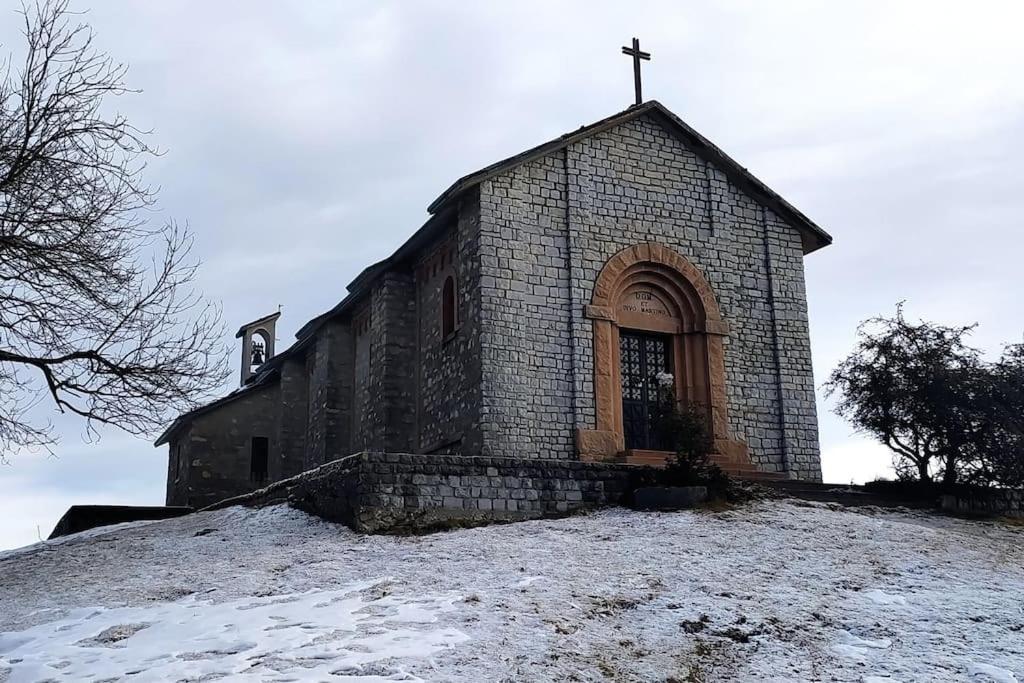 B&B Vegan La Mucca Felice - Grazioso Appartamento Nel Verde Rancio Valcuvia Exterior photo