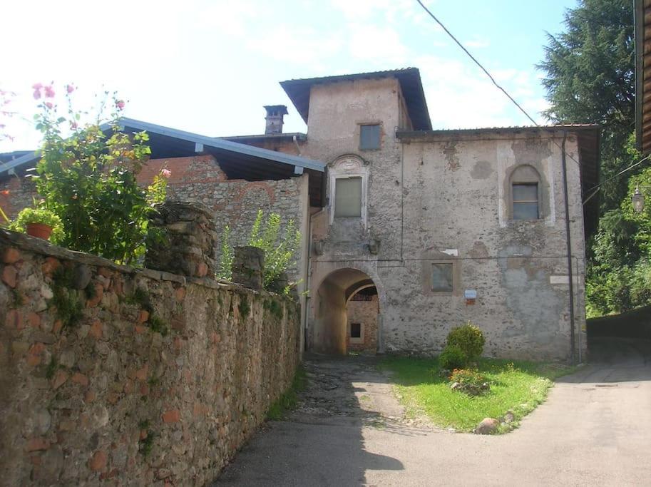 B&B Vegan La Mucca Felice - Grazioso Appartamento Nel Verde Rancio Valcuvia Exterior photo