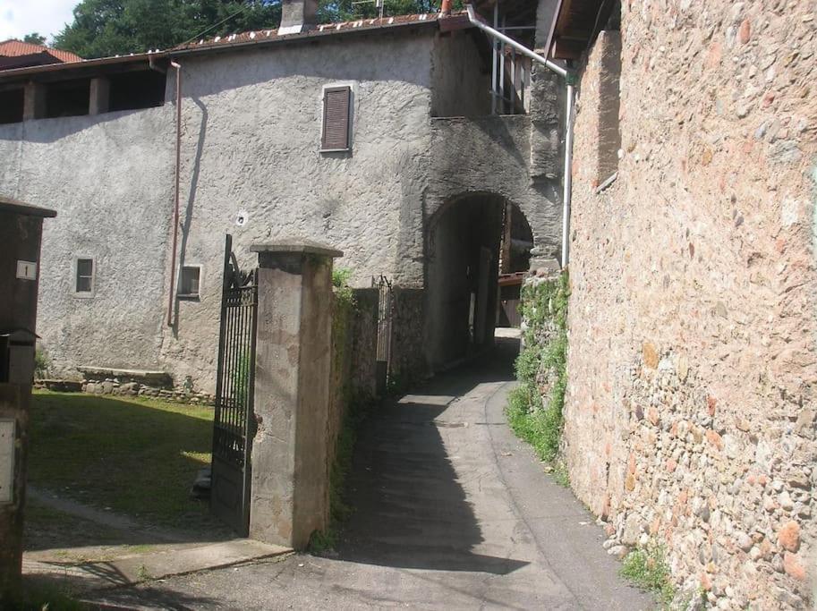 B&B Vegan La Mucca Felice - Grazioso Appartamento Nel Verde Rancio Valcuvia Exterior photo